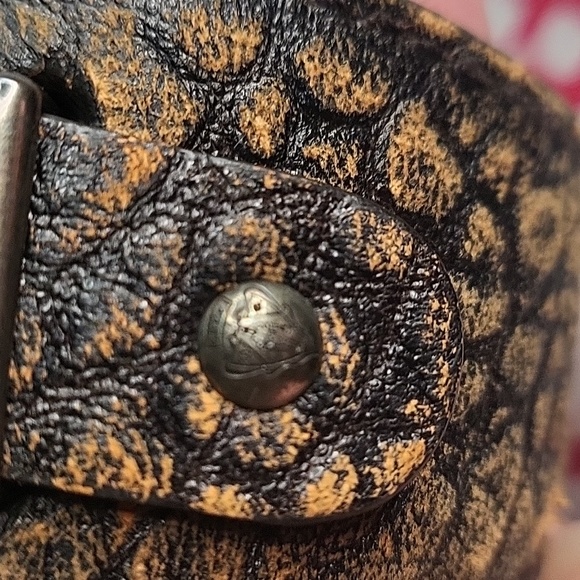 Gucci Leather Bracelet with Gucci pouch and box - Picture 4 of 16